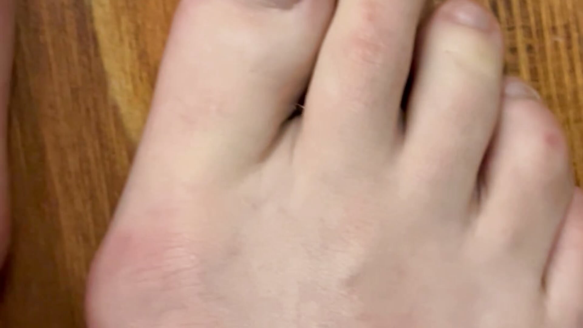 Nails , fingers , 👣 feet - video by Nicole-Ray cam model