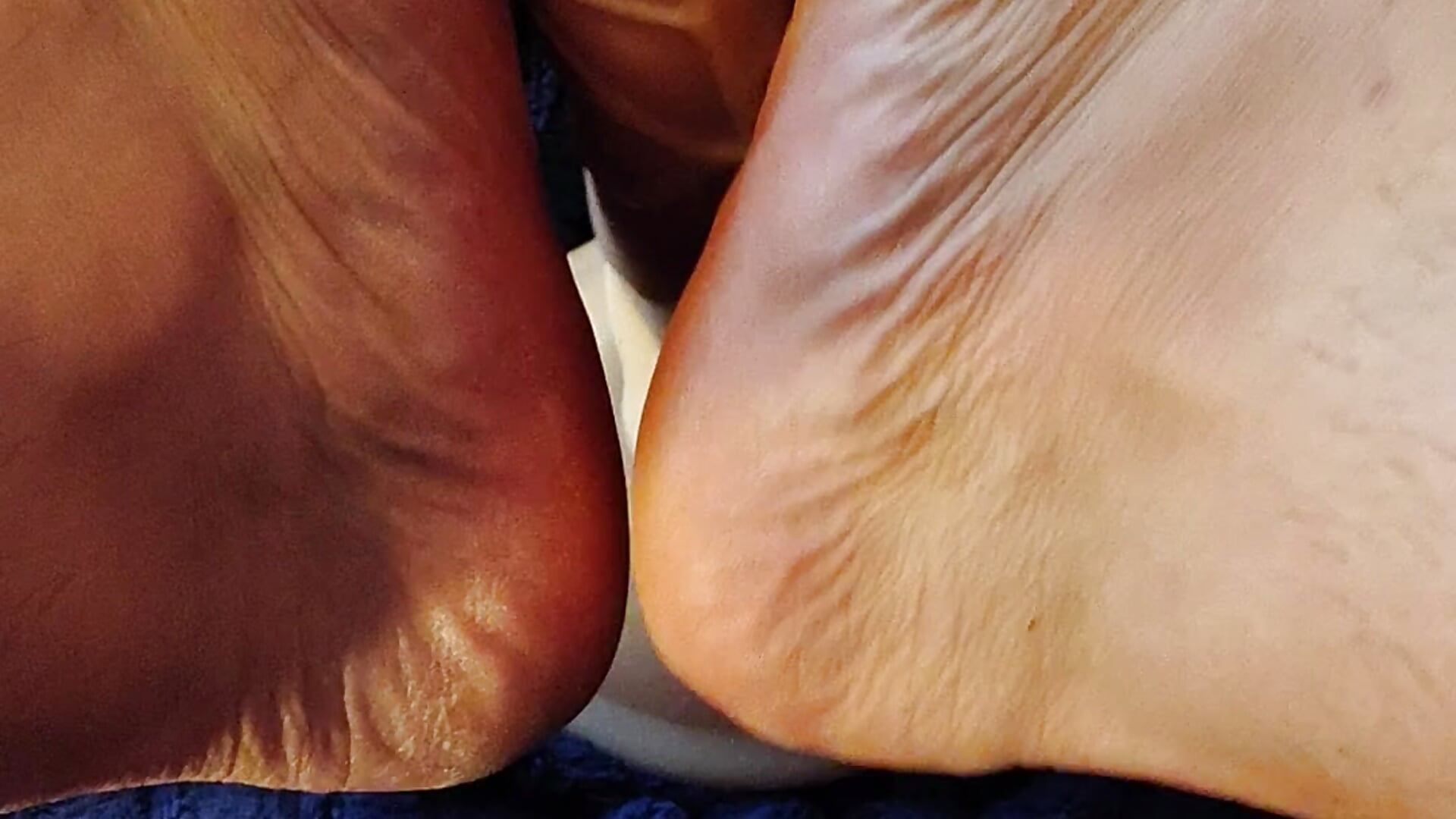 FEETJOB /baiser les pieds Scheiß auf die Füße/