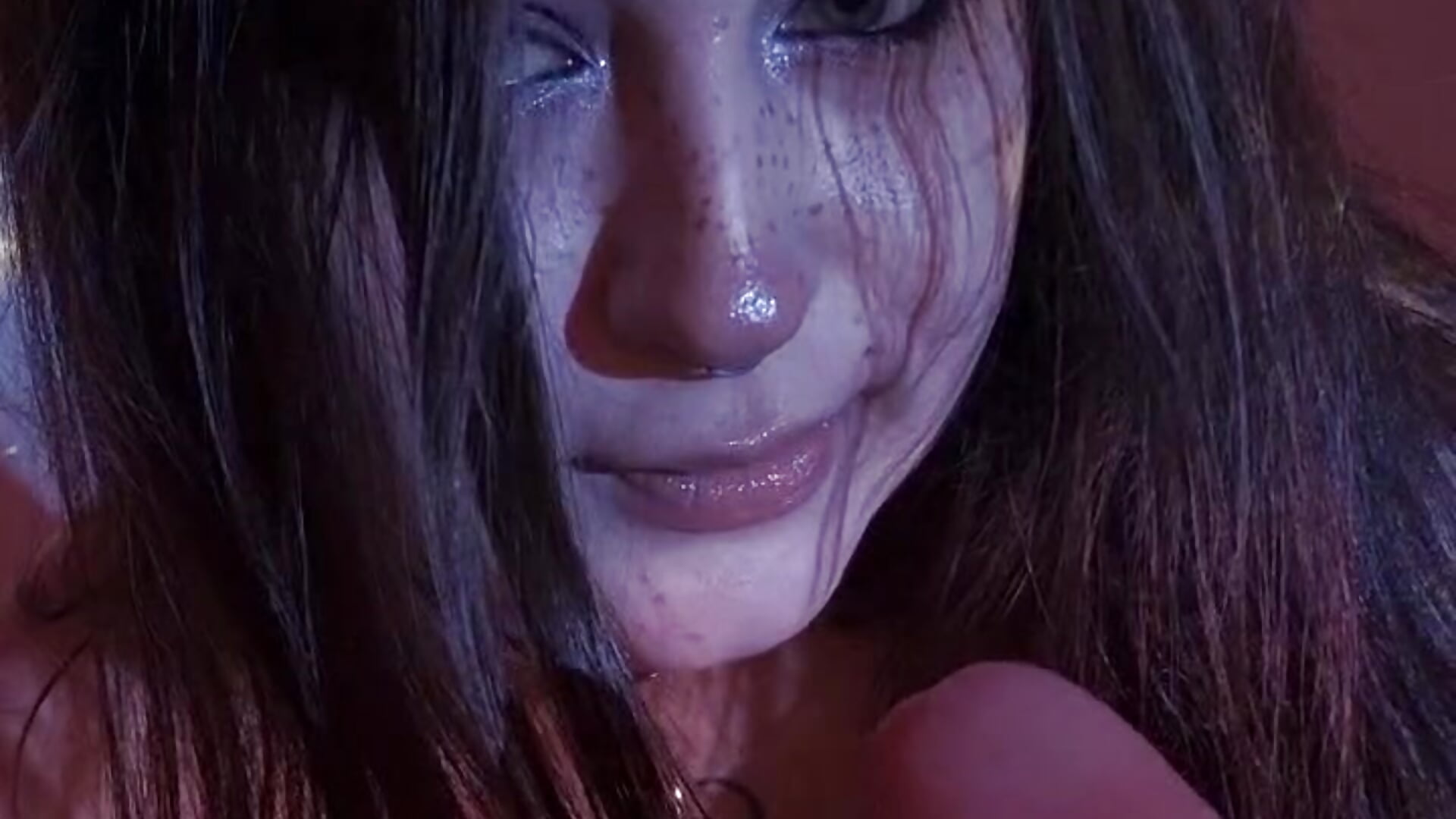 Kiss  🤫 - video by Yammy_Yumi cam model