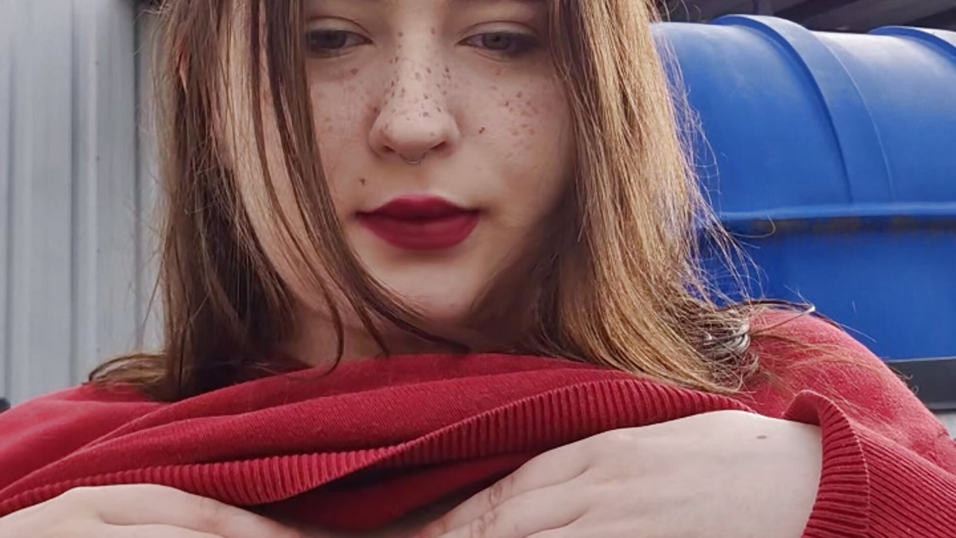 Public boobies bounce 🍈🍈 - video di Yuminull modella di cam