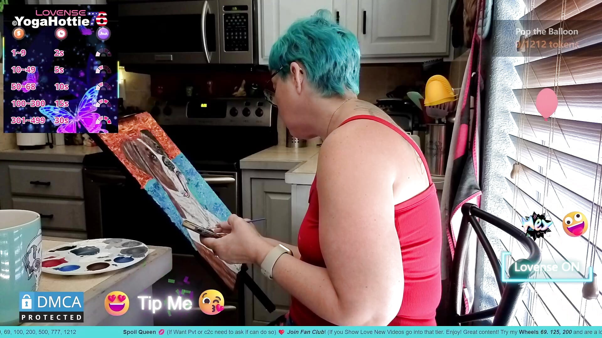 Painting in the kitchen – video od webkamerové modelky YogaHottie76