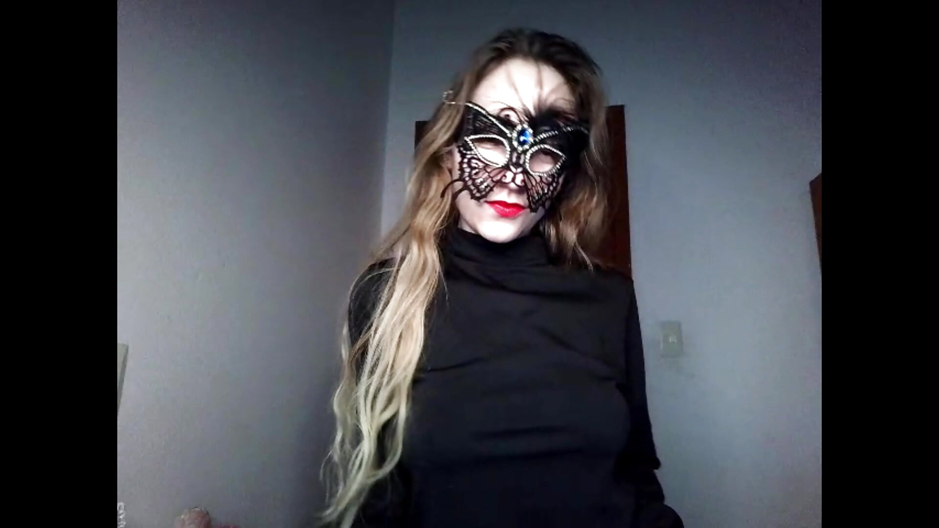 New video - video di Mad_Lux modella di cam