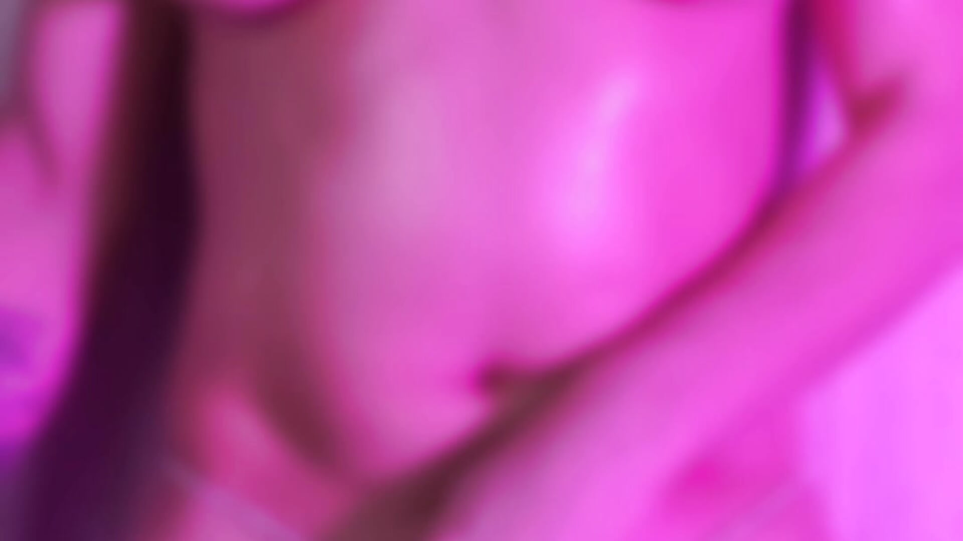 teaser huile - vidéo du modèle de showcams clara-francaise