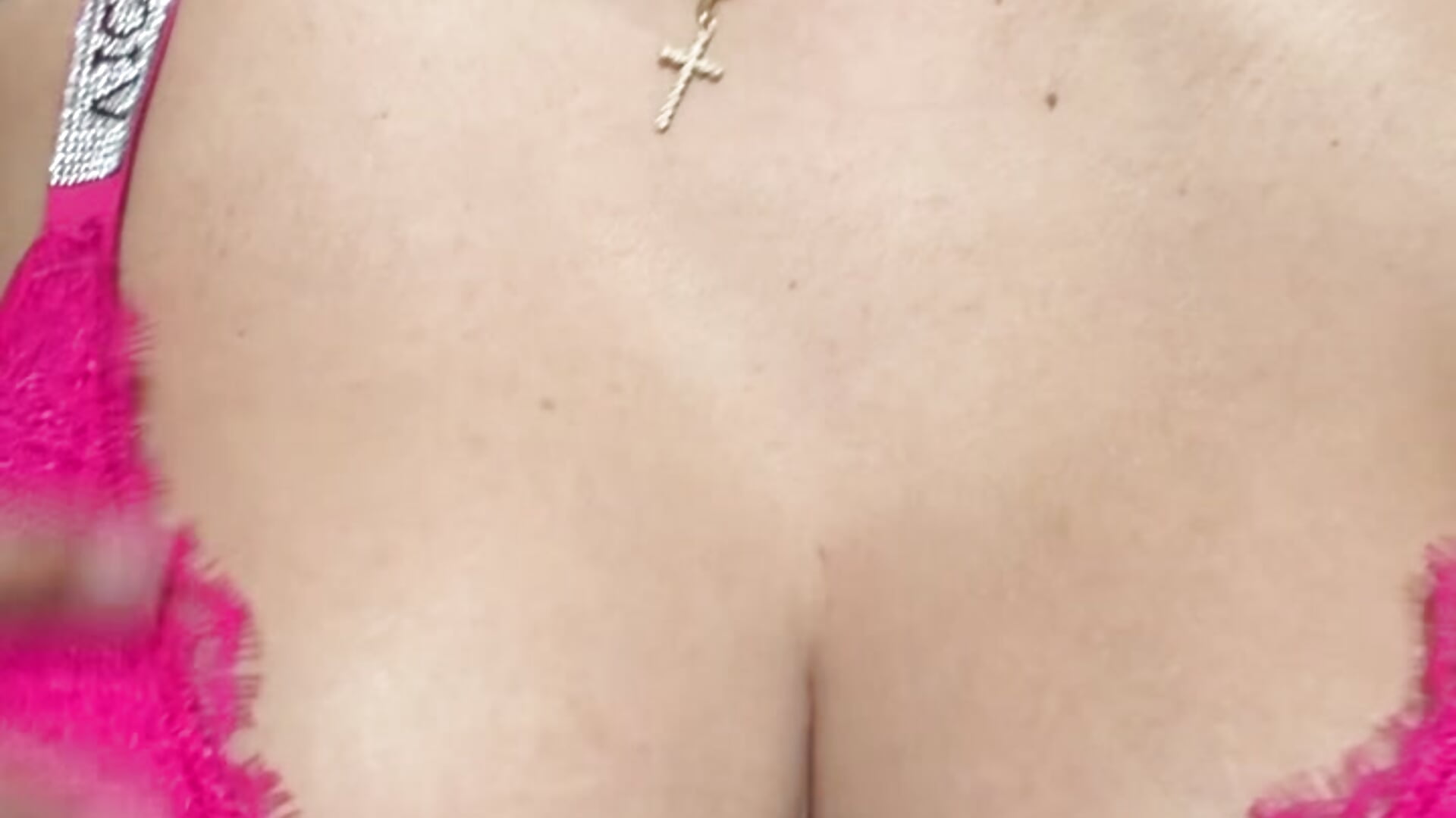 play with my nipple 🍒💦