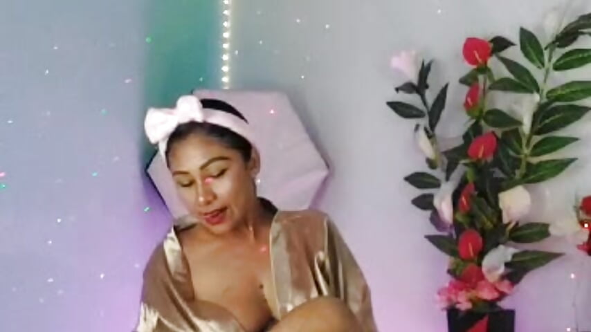 Mmmm you dare to feel my delicate skin while bouncing on your cock