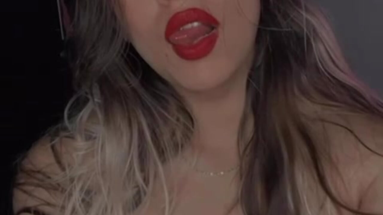 Alguien se escapo del bosque mágico 🤭😲 - video by Im_sophiie cam model