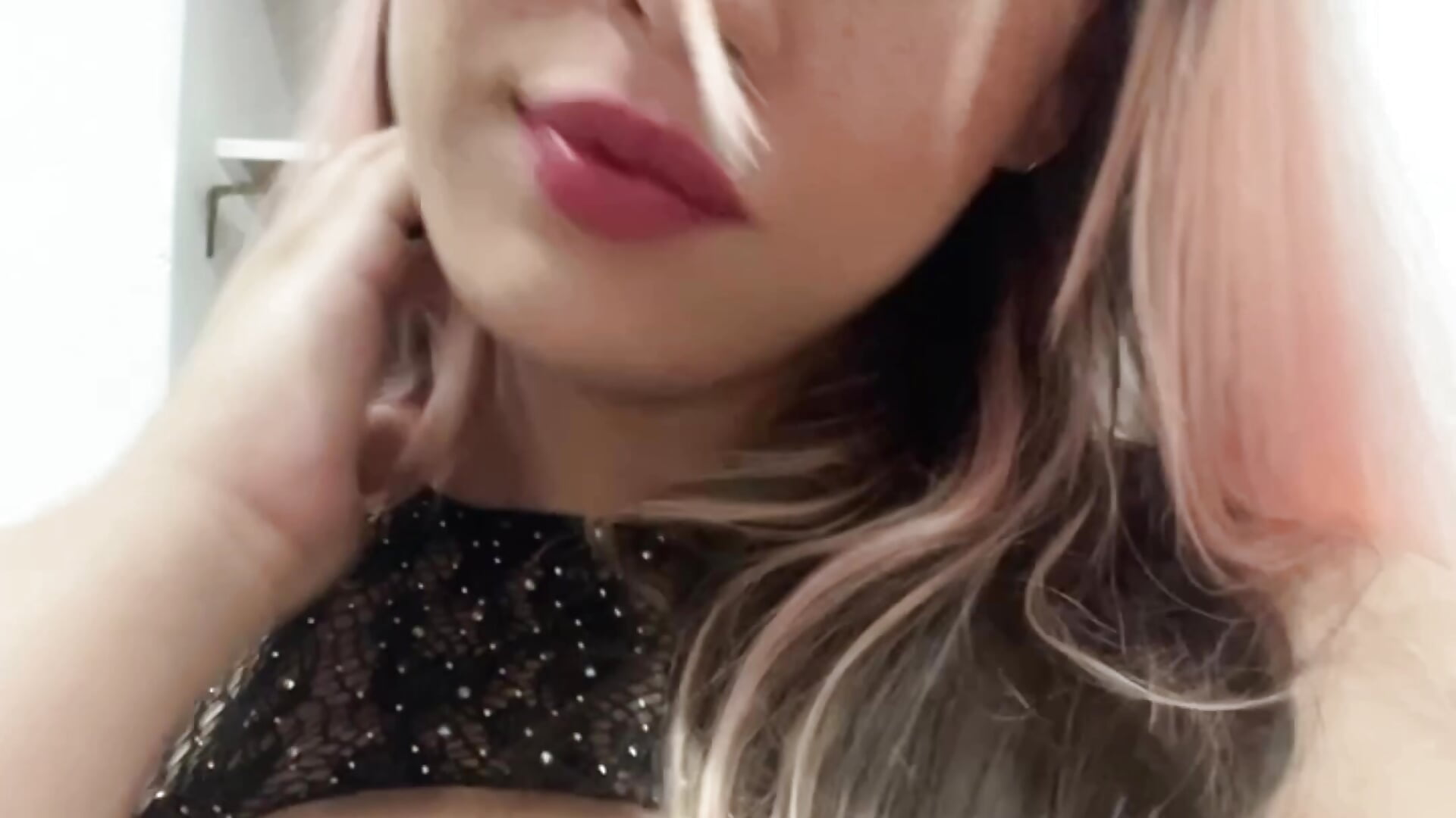 Hola pechochos! 💋🫶🏼 - video by Im_sophiie cam model