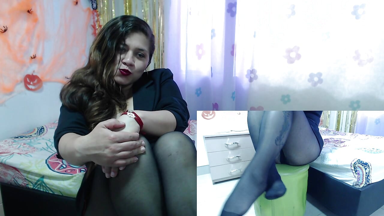Tease you with my legs in pantyhouse