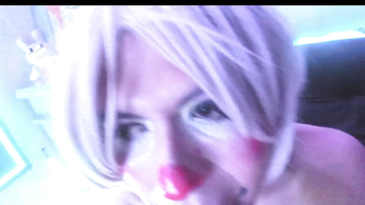 Clown Blowjob show - video by zakira_kyun cam model