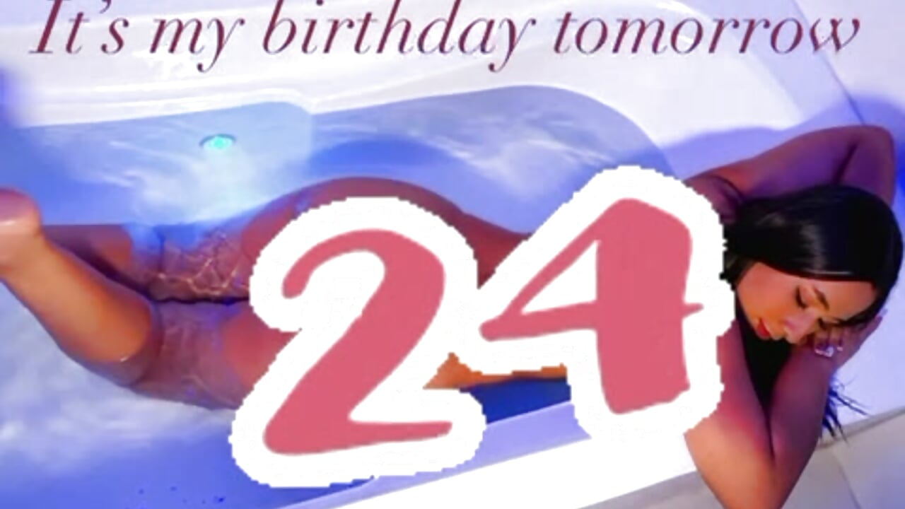 Give me 24 kisses on my body - video di Ahincale modella di cam