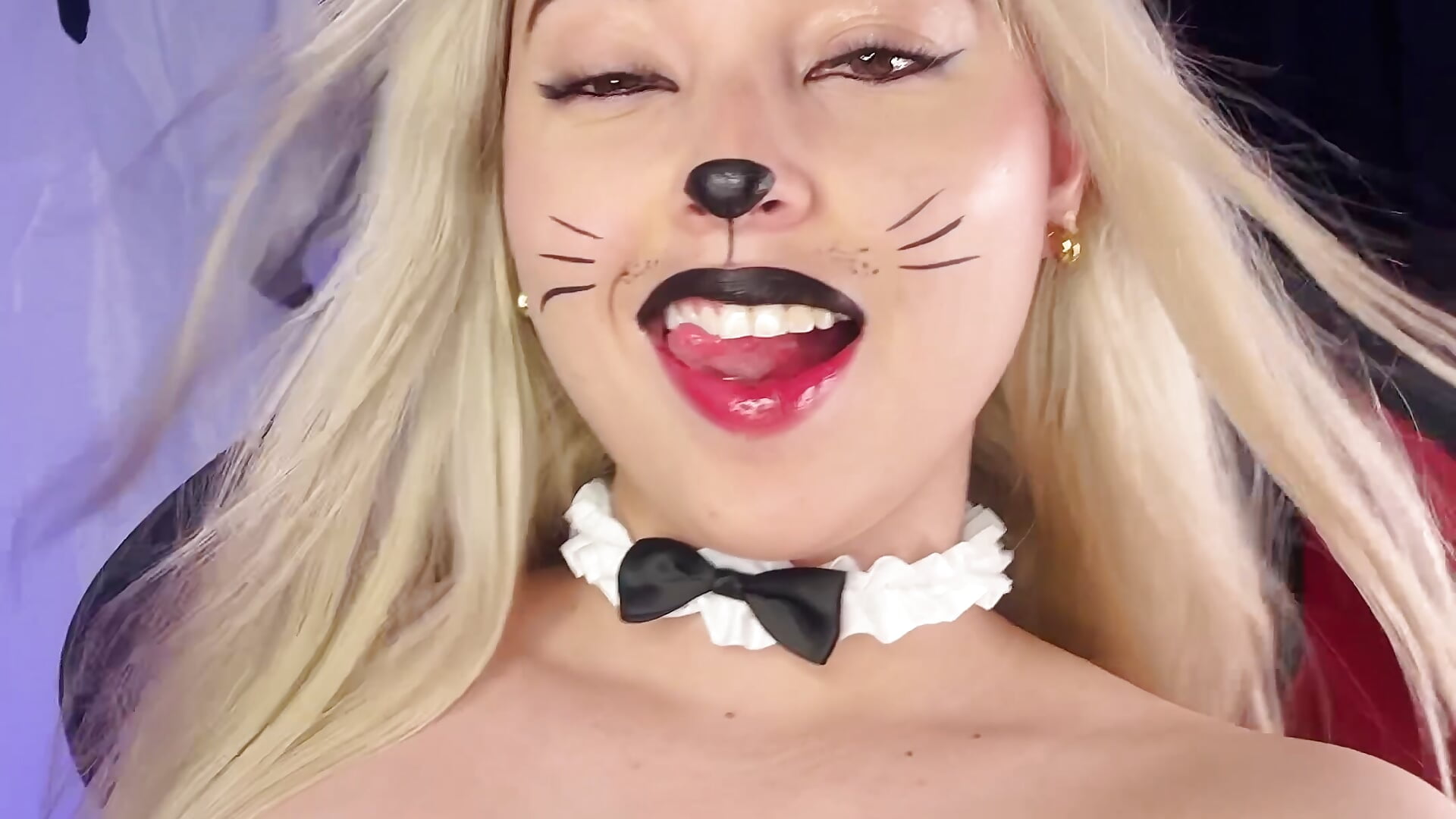 Cute kitten - video by Irisweet_ cam model