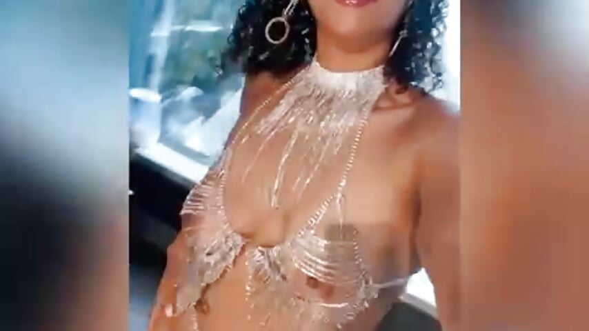 LuLuValenttine dripping in jewls - Vídeo de LuLuValenttine101, modelo de vídeos