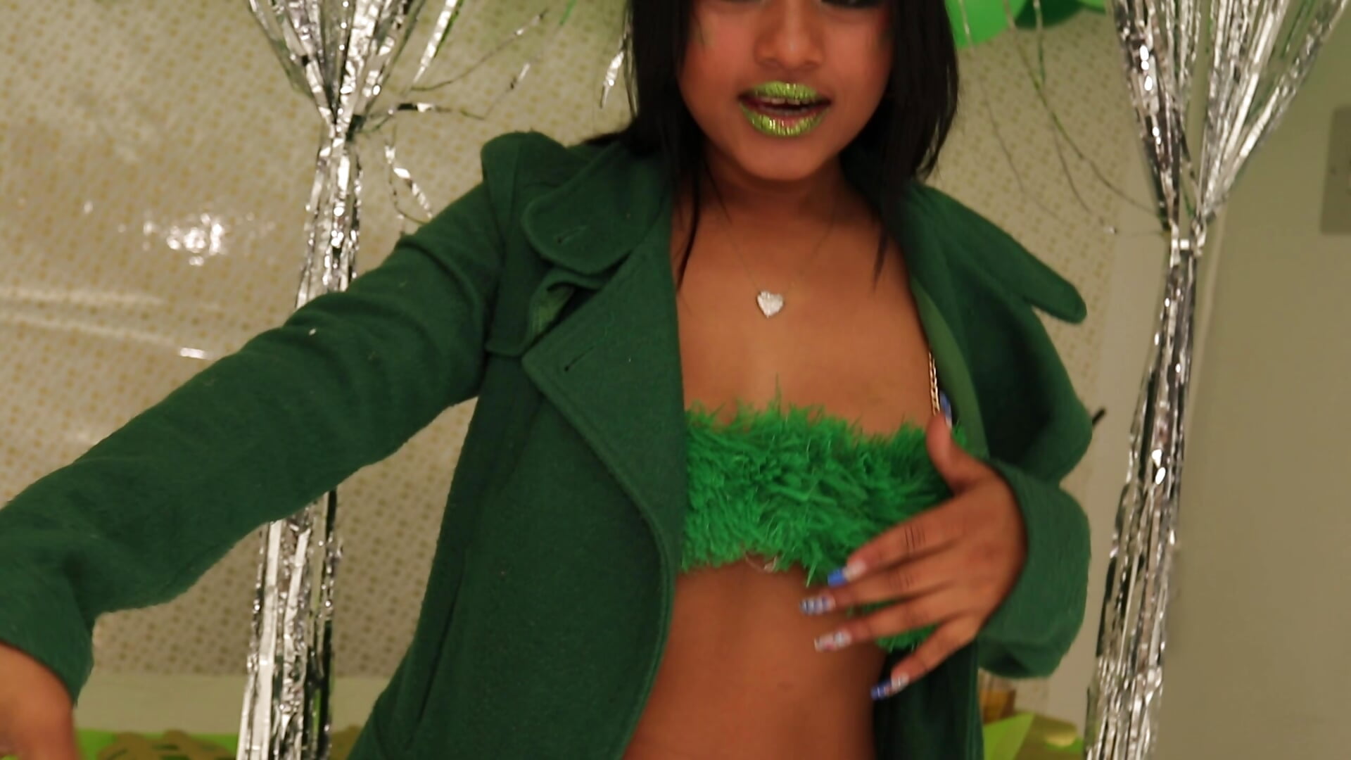 St Patricks Day - video by Sariitaa_ cam model