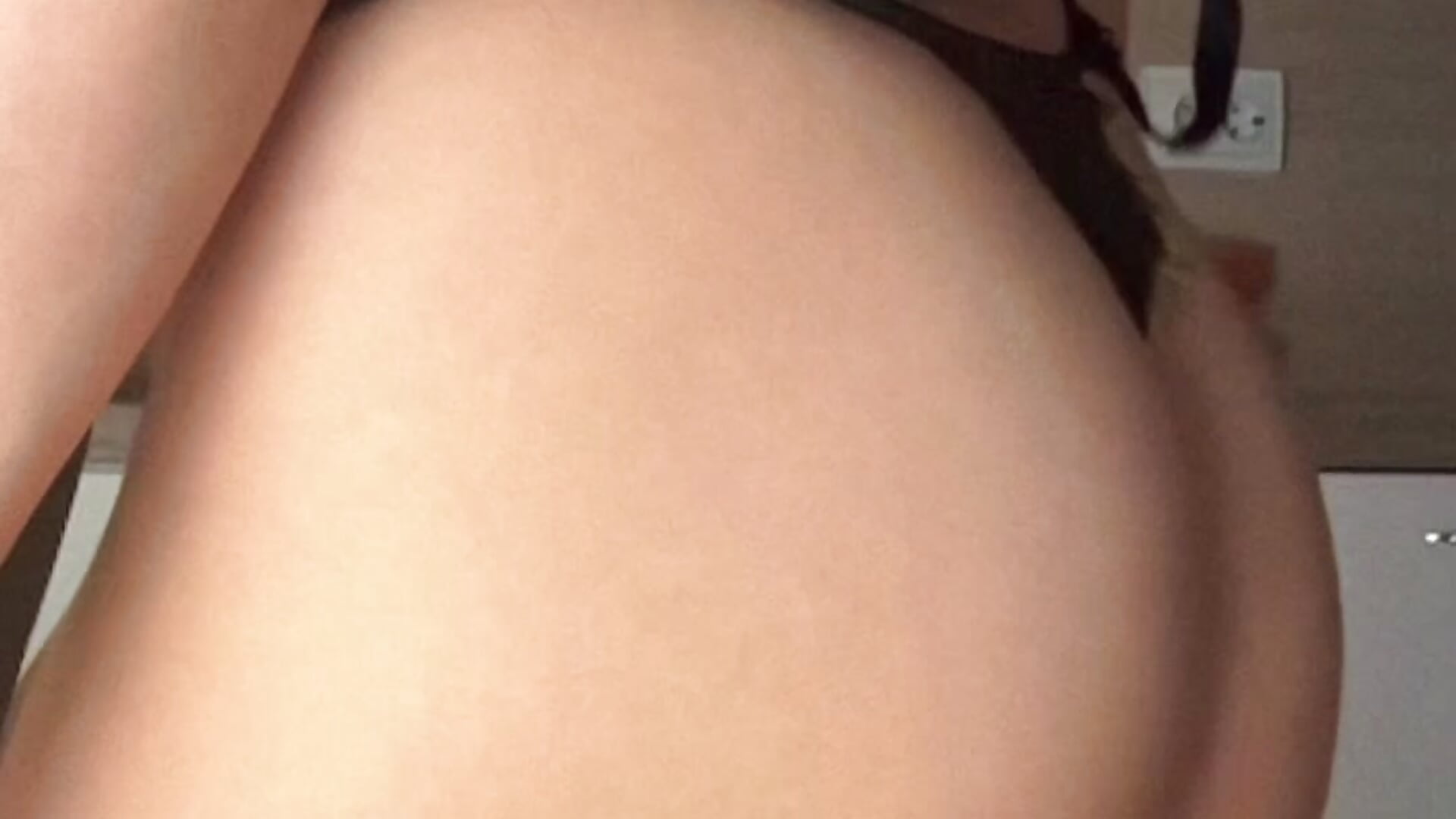 Tease with me Garter🍑 - clip cu Ema_X_Love model videochat