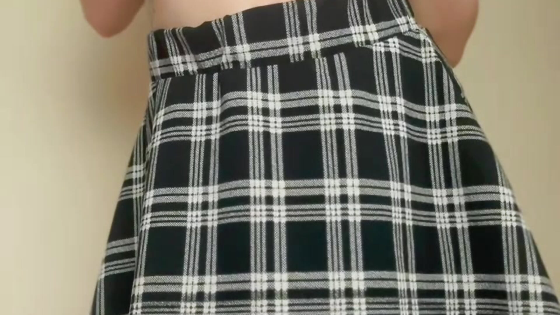 Little tease😏 - video by Ema_X_Love cam model