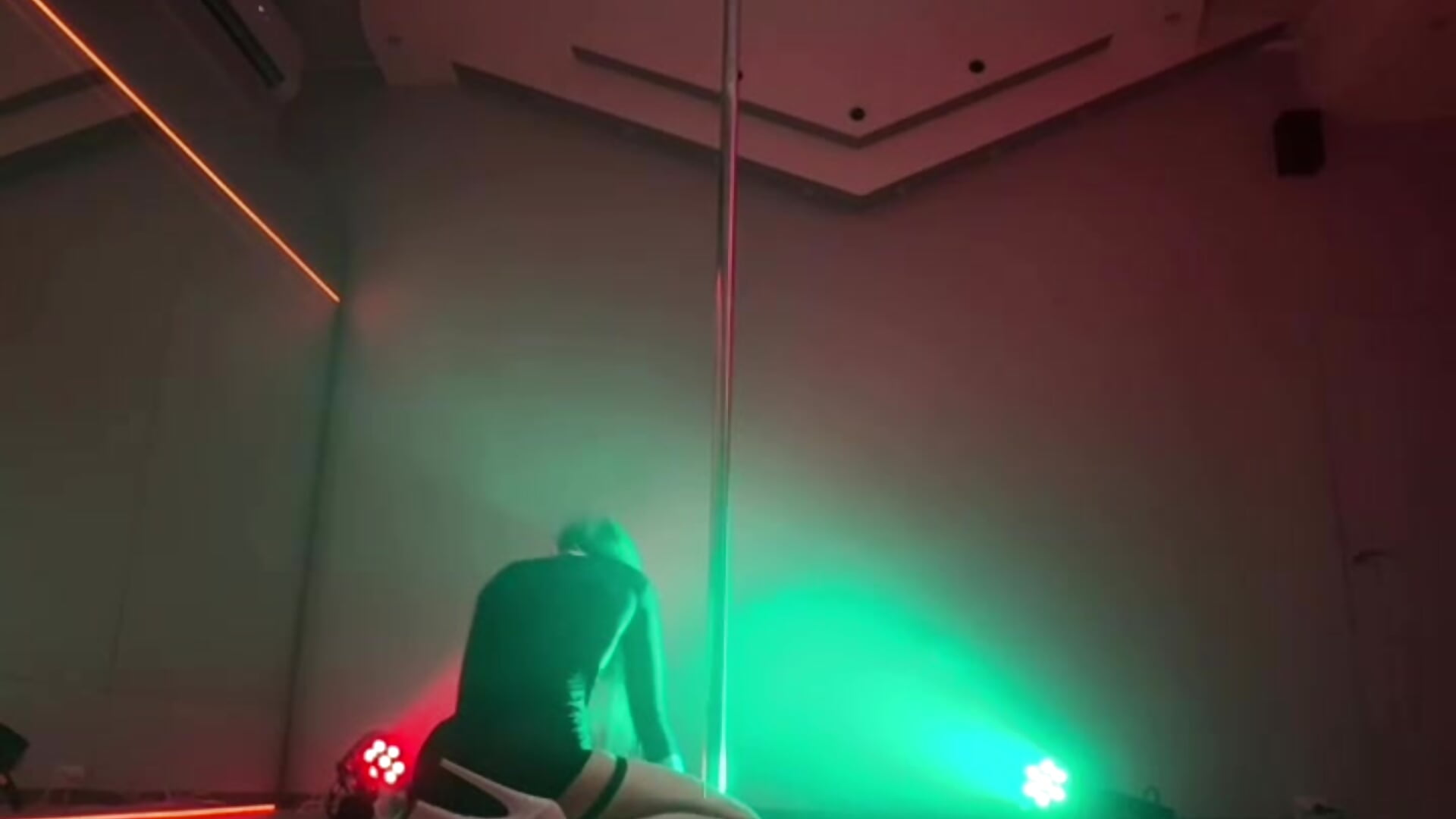 Pole dance