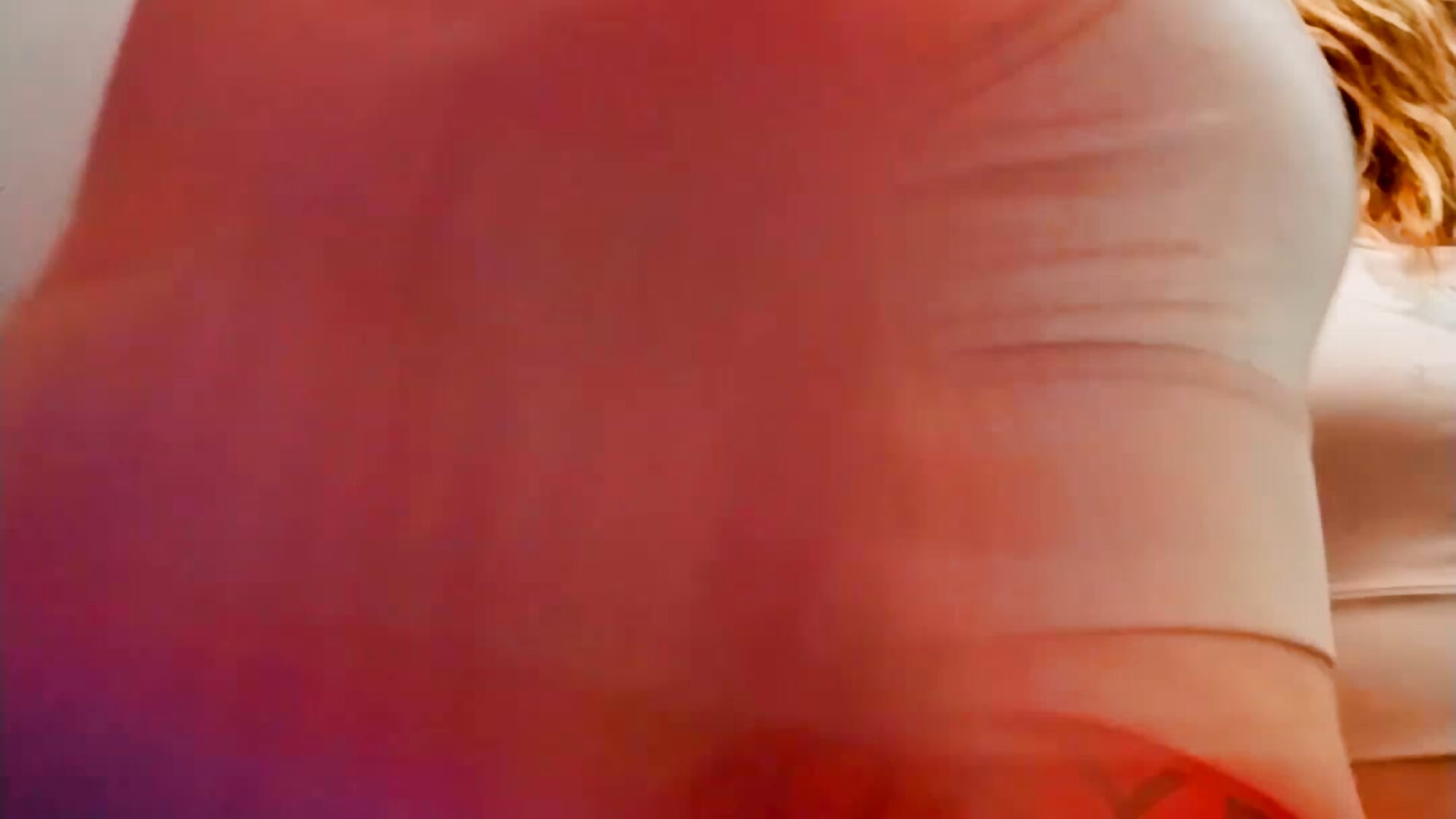 I masturbate on the plane and get wet - video by Elnonoykeila77 cam model