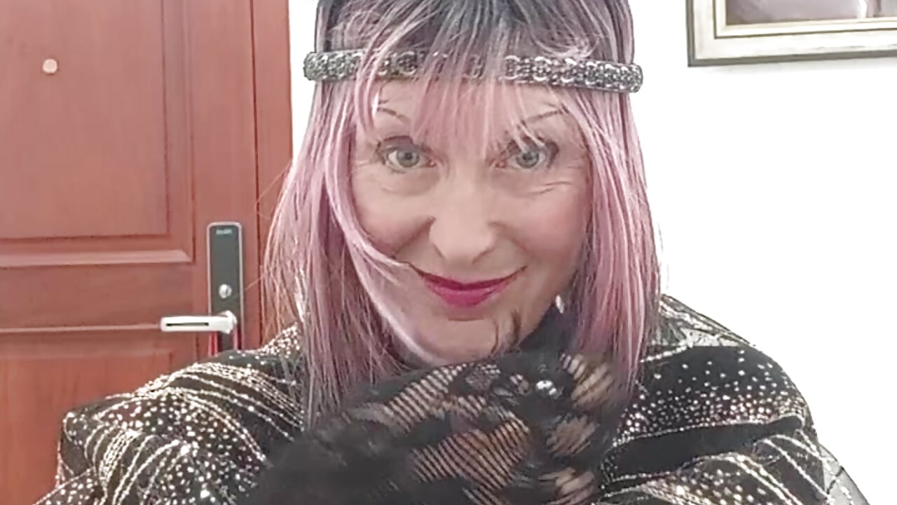 Witch Eliza on Halloween - Eliza_Wendy 캠 모델의 동영상