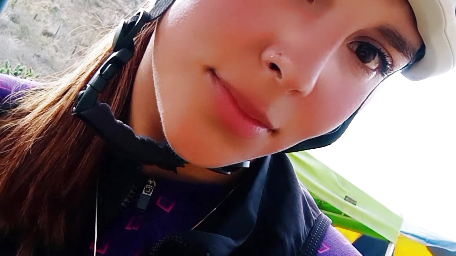 Do you want to join me on the trip?🚵🏽‍♀️🌻🥰– AnisiaFarina kameramodell videója