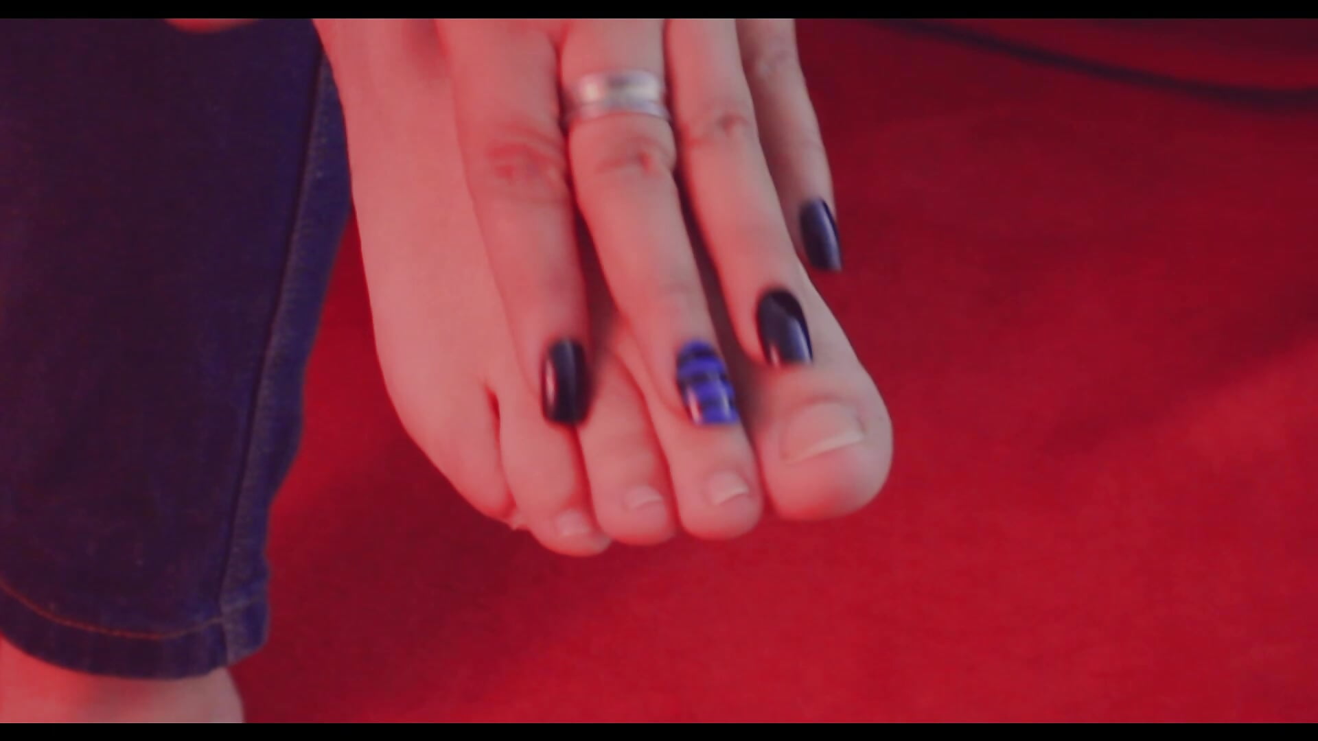 do you like my feet? - video by sofiaRobertss_ cam model