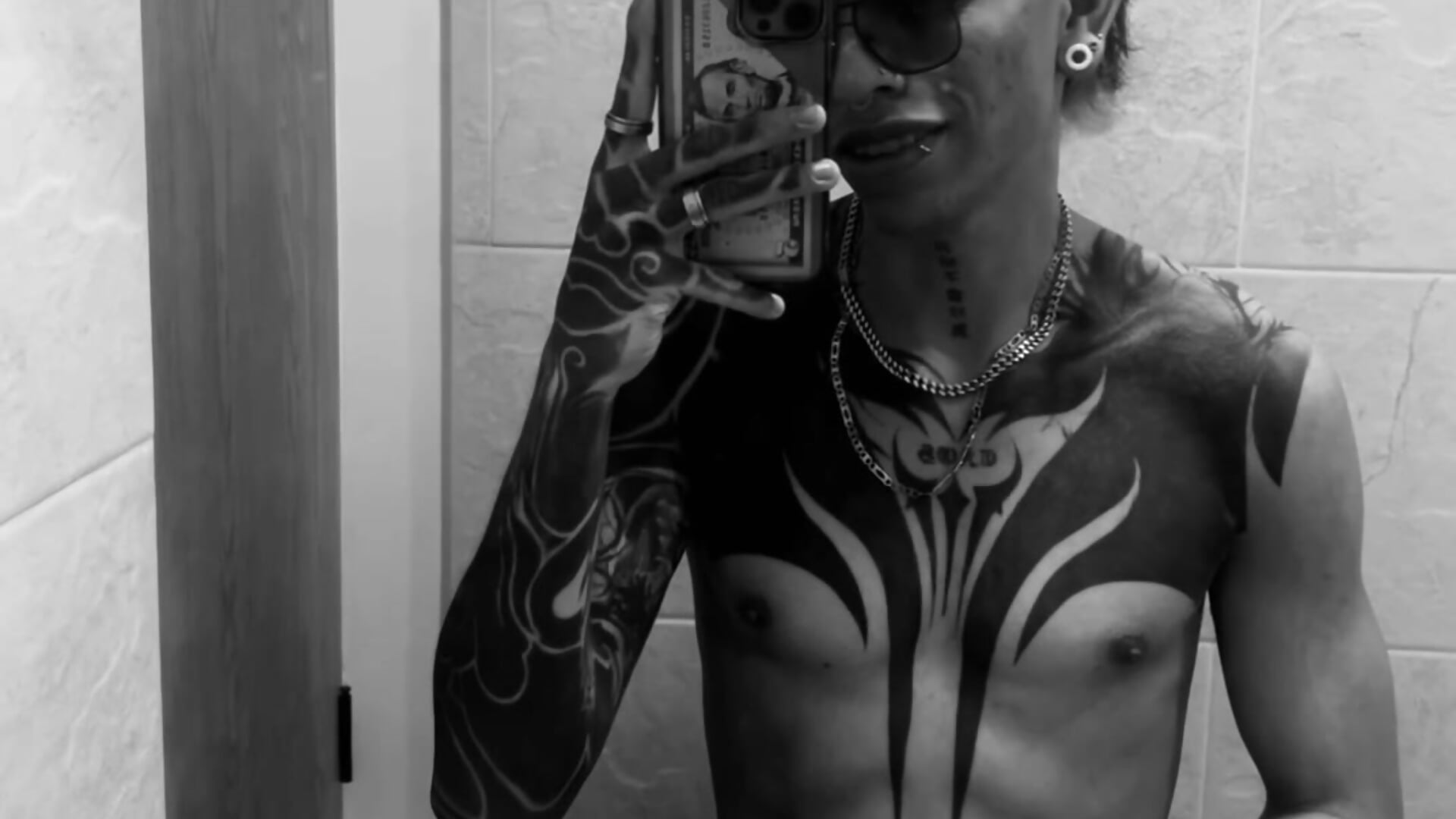 Video de WhatsApp 2025-05-12 a las 18,26,33_02dcdc95 - video by Srshady cam model