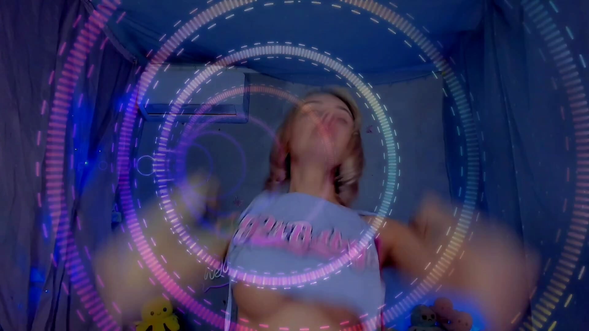 Free video - clip cu LickLizzy