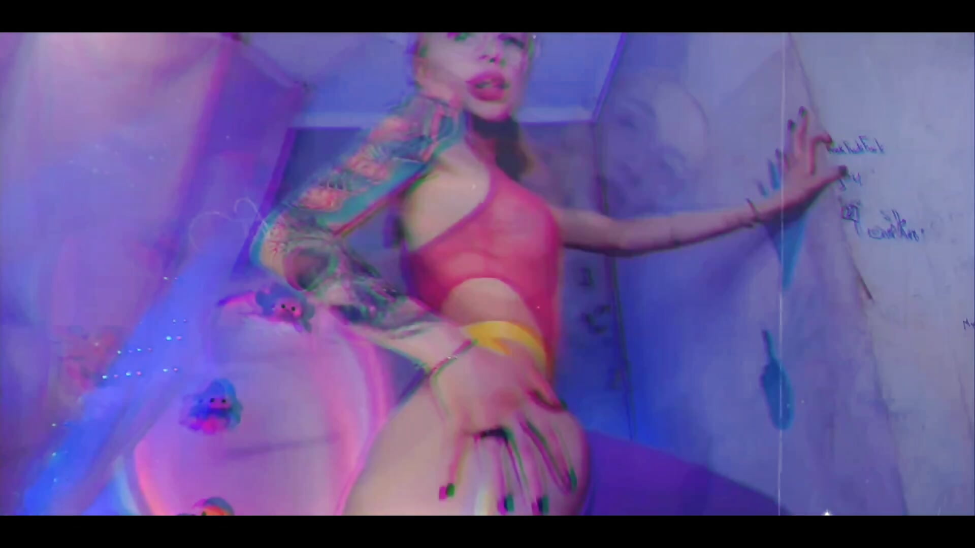 Free video - clip cu LickLizzy