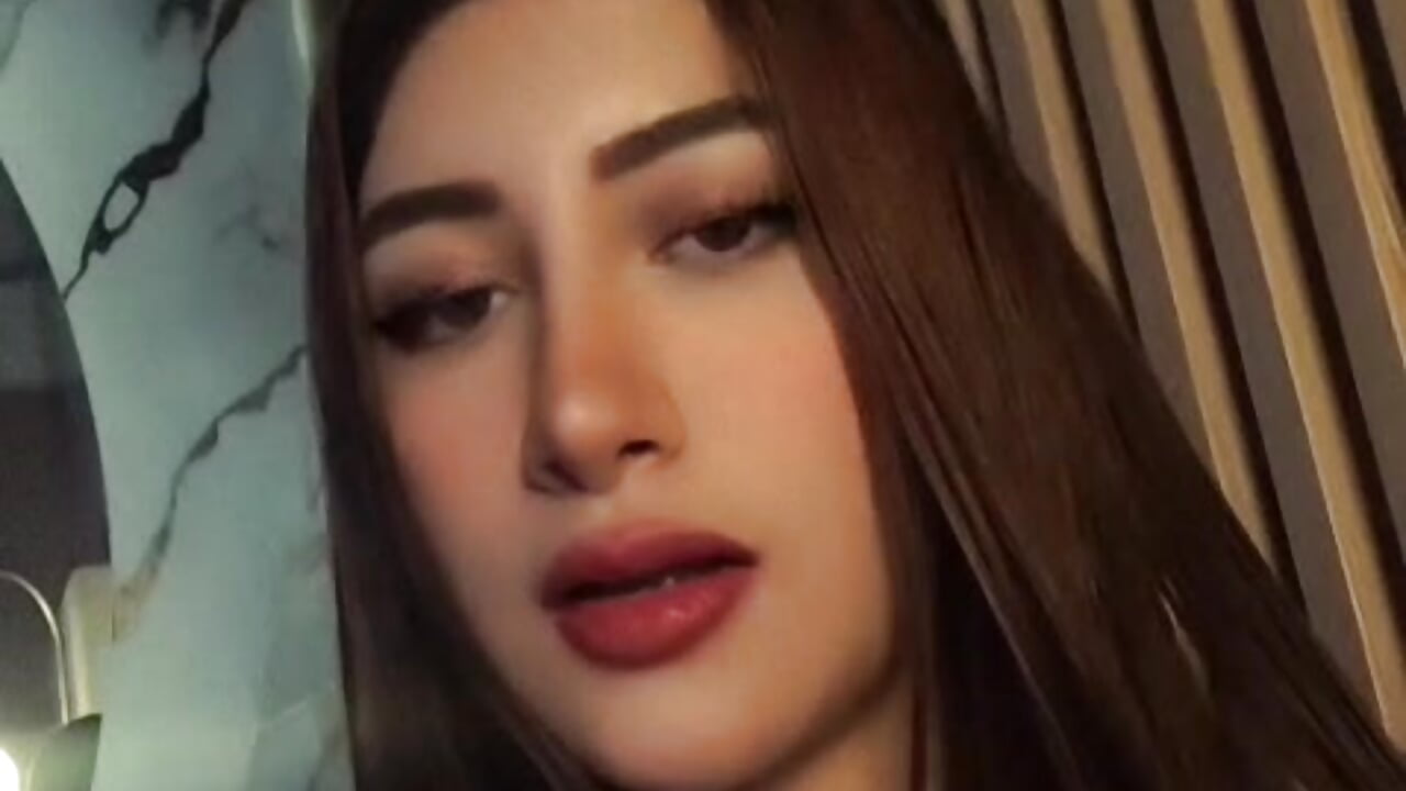 I love leaving my kisses on your skin🫦😘🍒 - deepieredandwett adlı kamera modelinin videosu