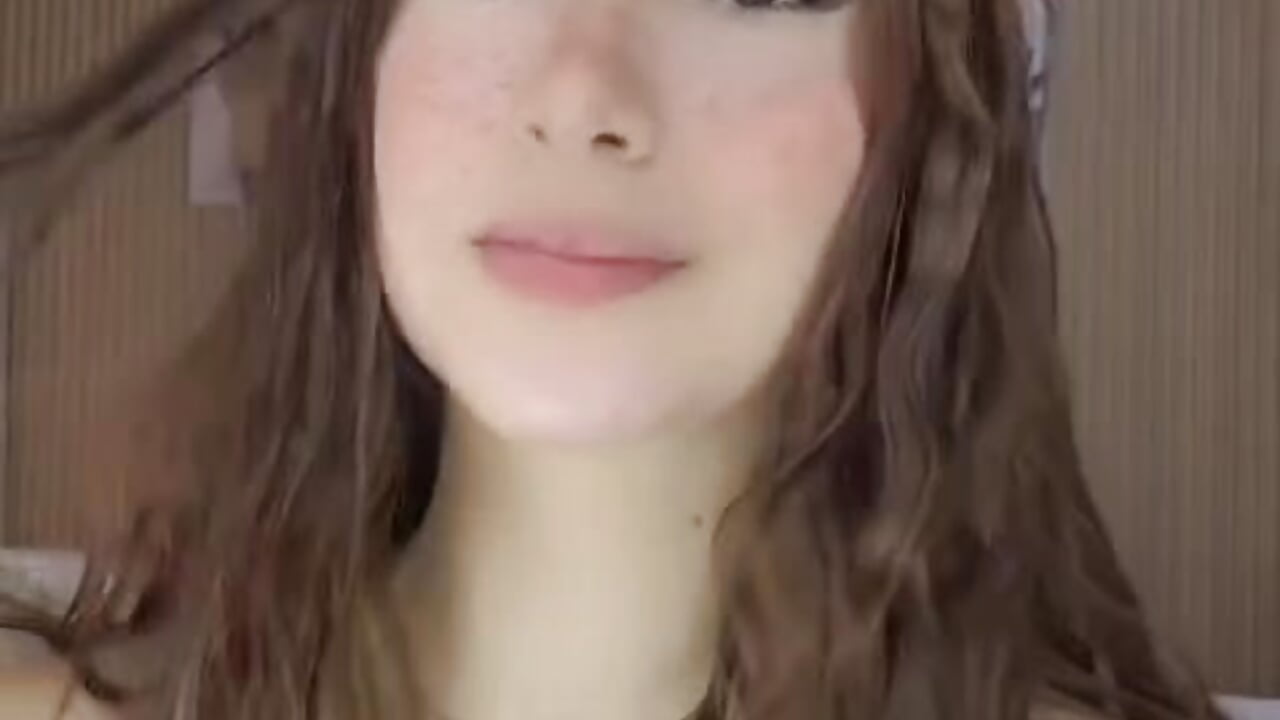 Im your pretty girl 🥰 - deepieredandwett adlı kamera modelinin videosu