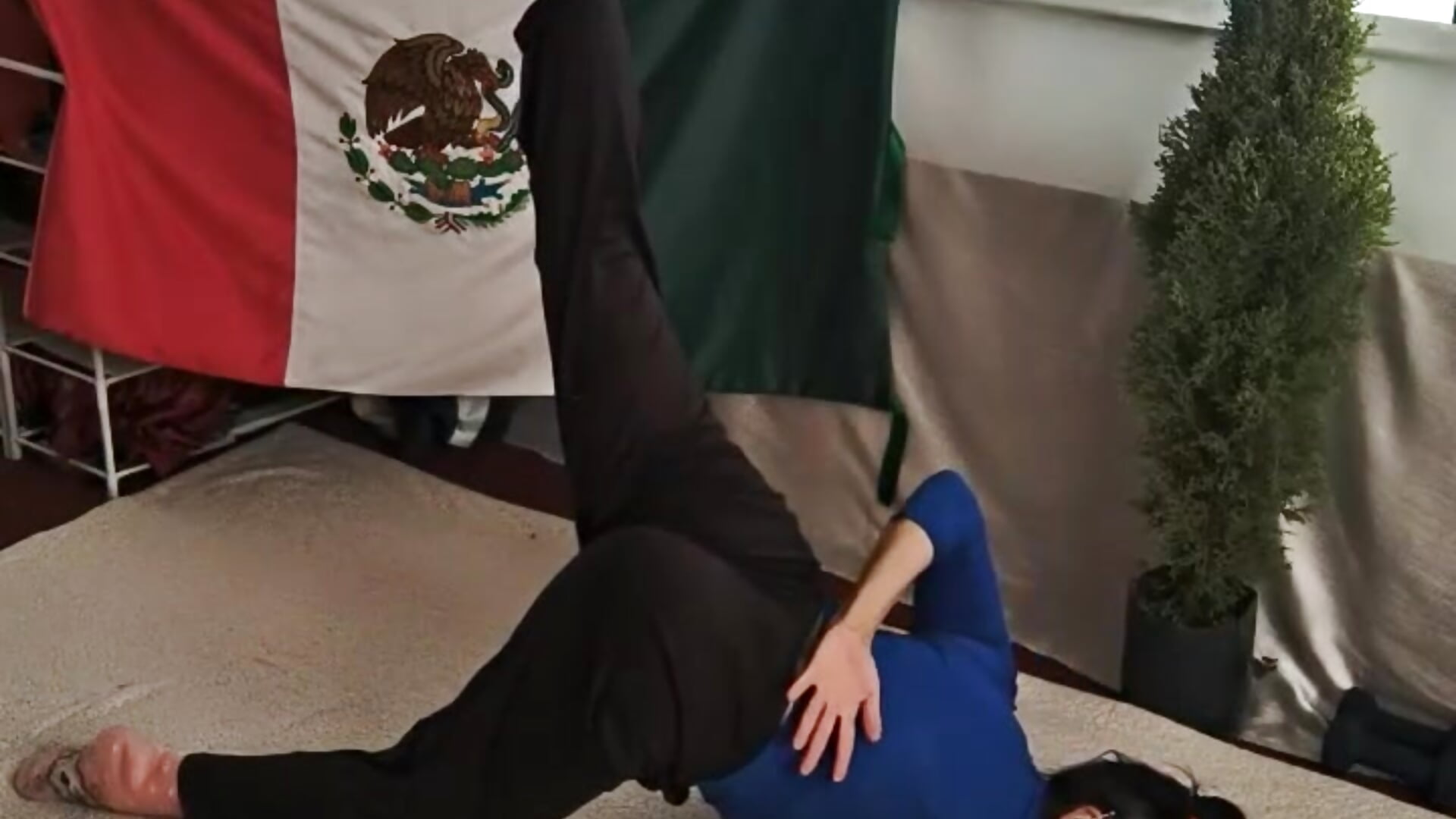 96e611335b291b0741f0f1acb732ba42 - video by LaInsaciableIntensa cam model