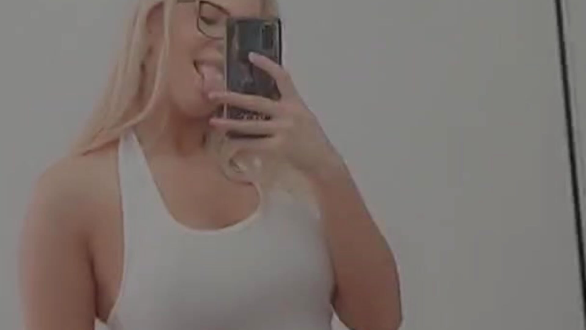 Relax - video by Amaliamour cam model