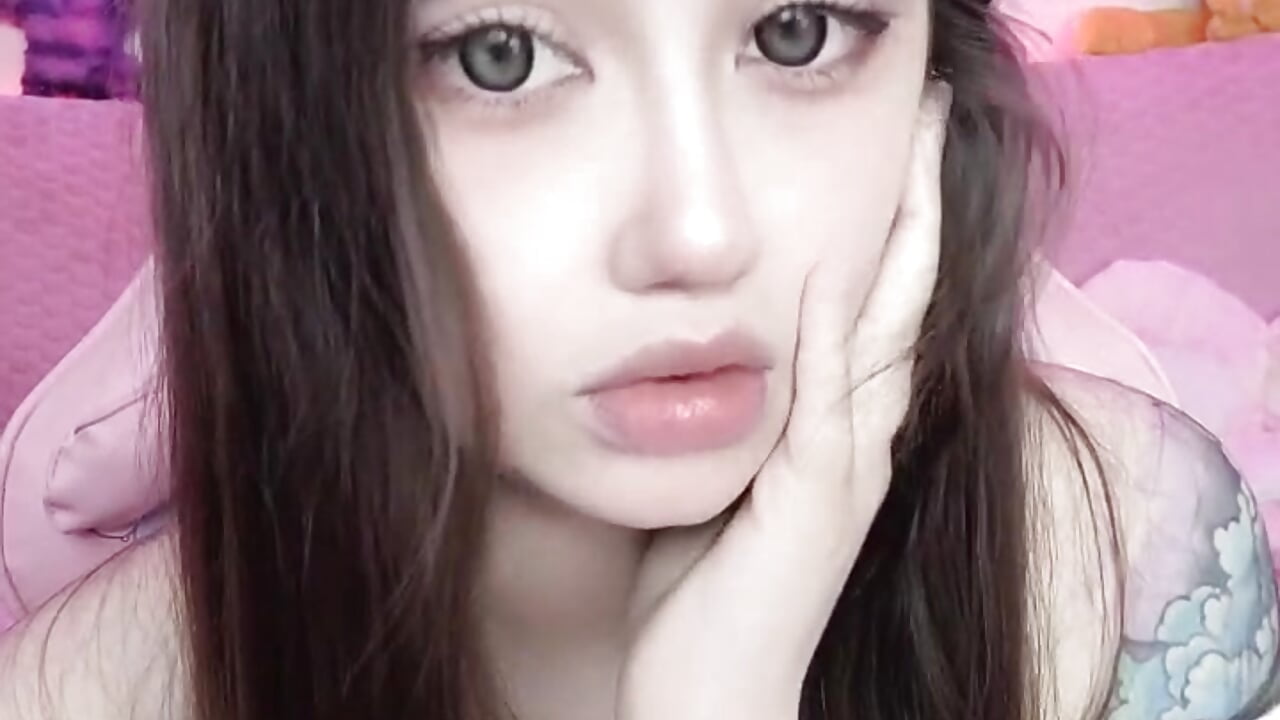 I wink at you~ ♡(>ᴗ•) - Vídeo de Lolisuccub, modelo de vídeos