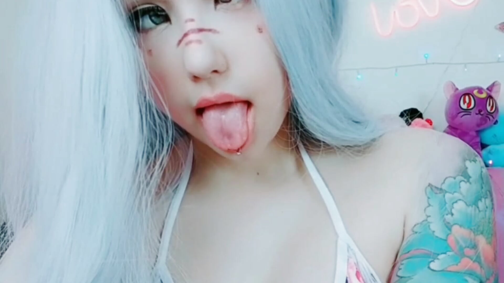 💦 (˵ᕦ ᗣ  ᕤ ˵) The best ahegao in the world… cute bratty vibes, mischievous teasing and wild love 💖 - video by Lolisuccub cam model