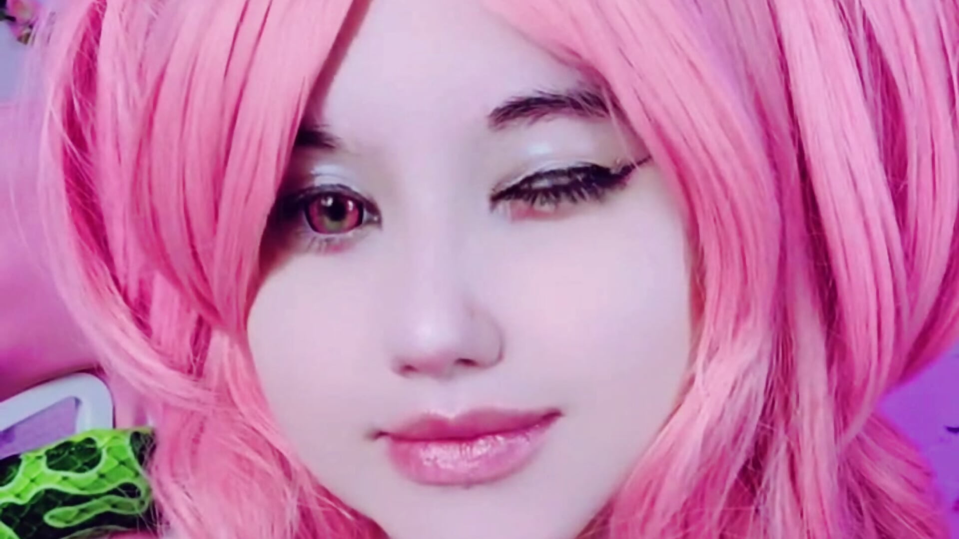 Just a little pink magic for your timeline~ 💖💫 - video by Lolisuccub cam model
