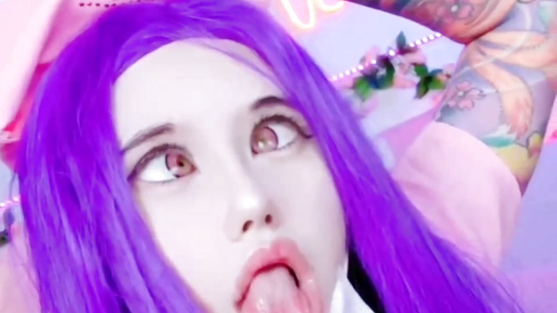 You’re getting better, patient… maybe you just need a little more of my treatment 💊👅 Open wide! - video by Lolisuccub cam model