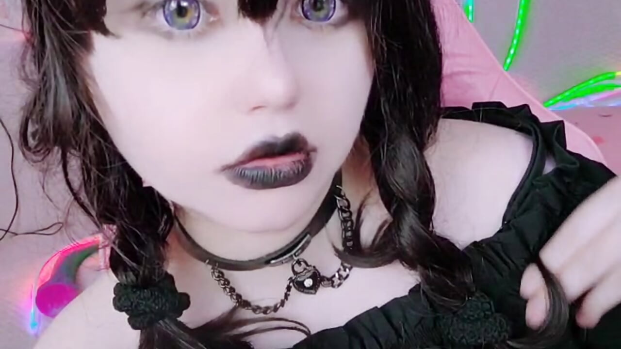 Your gothic princess 🖤 – video od webkamerové modelky Lolisuccub