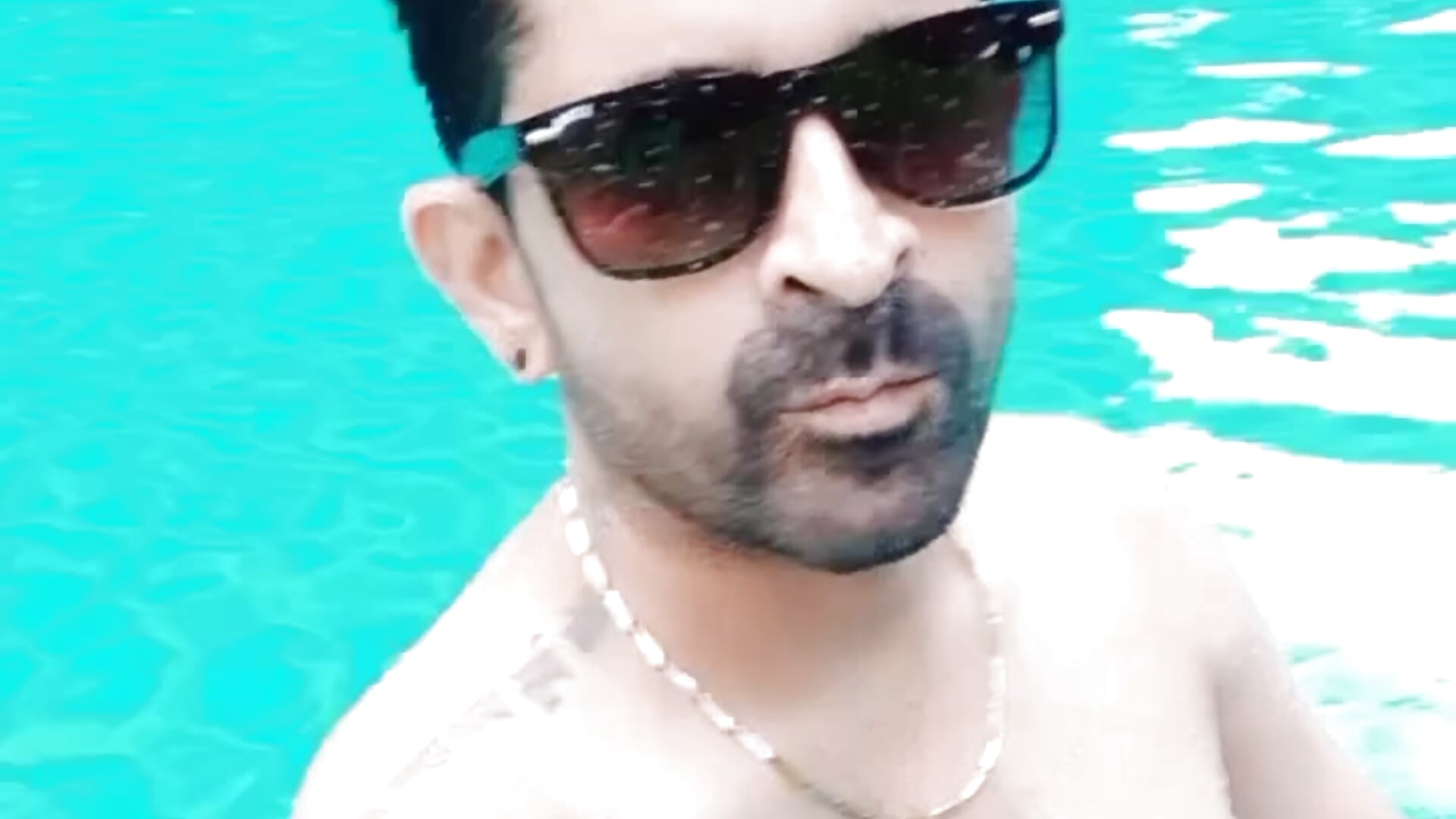 Pool love - video by XxX_KING30 cam model