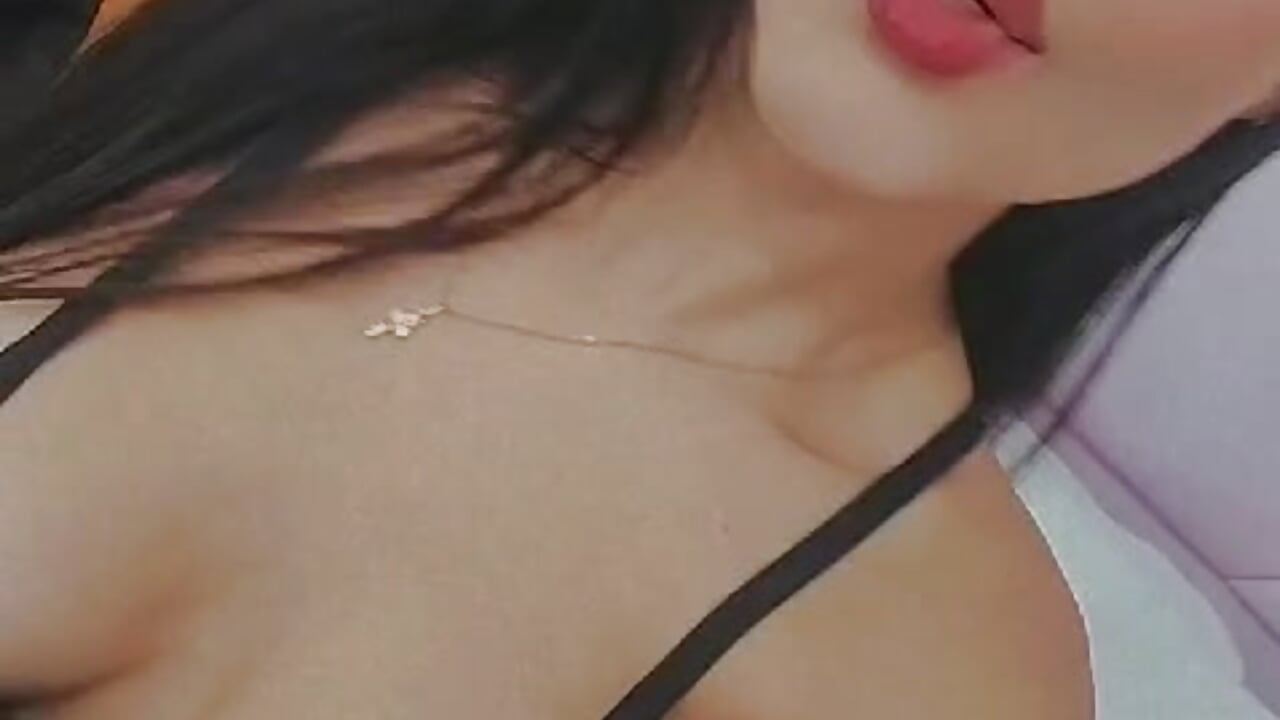 I would love to feel your kisses on my tits. 🍒🥵💋 - video by veronicaroose_ cam model