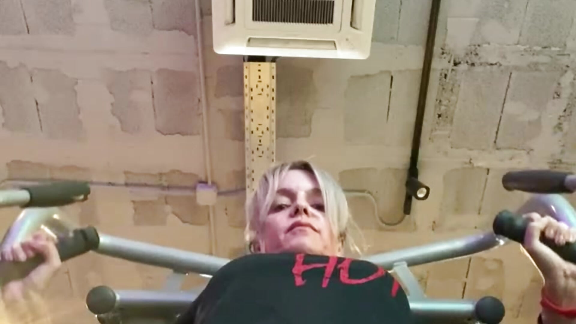 Chest day - video by LadyMissNipsnLips cam model