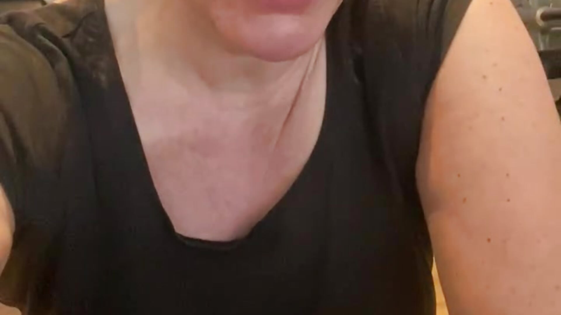 Hi from the gym x - video by LadyMissNipsnLips cam model