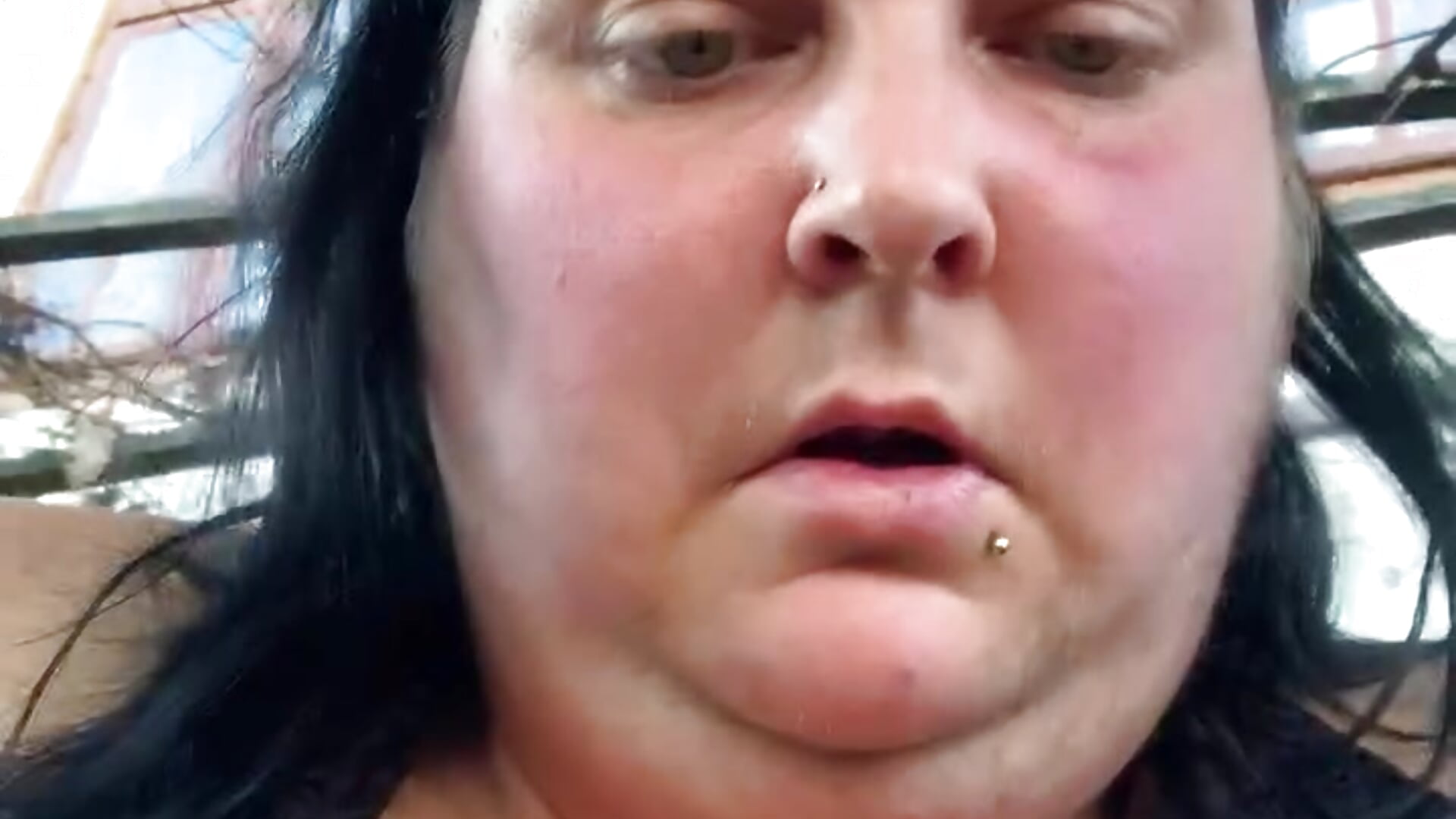 Pipi Video draußen - video by CurvyKira88 cam model