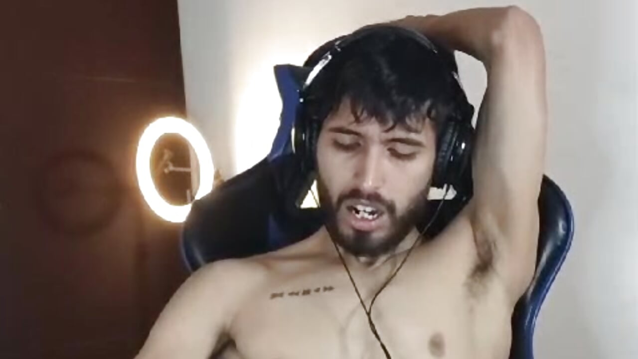 una corrida hasta el pecho