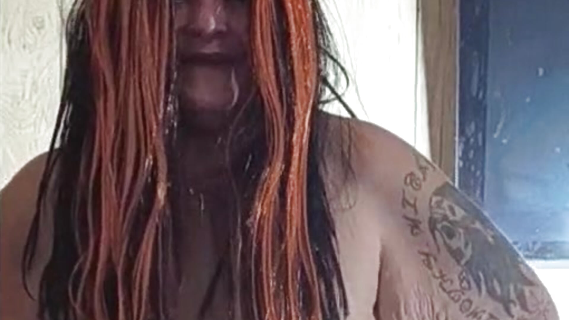I'm your naughty vixen in the woods - video by davisdesires@xh cam model