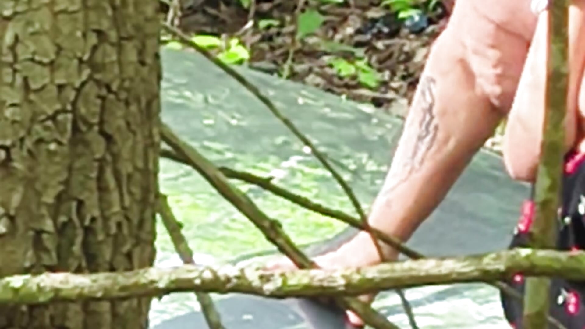 Backyard caught masterbating is at fault - vídeo de davisdesires@xh