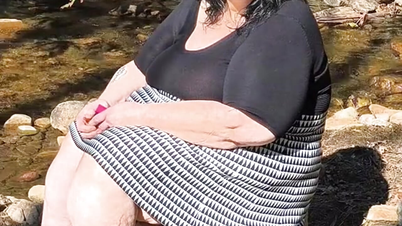 Fuck me on this rock - vídeo de davisdesires@xh