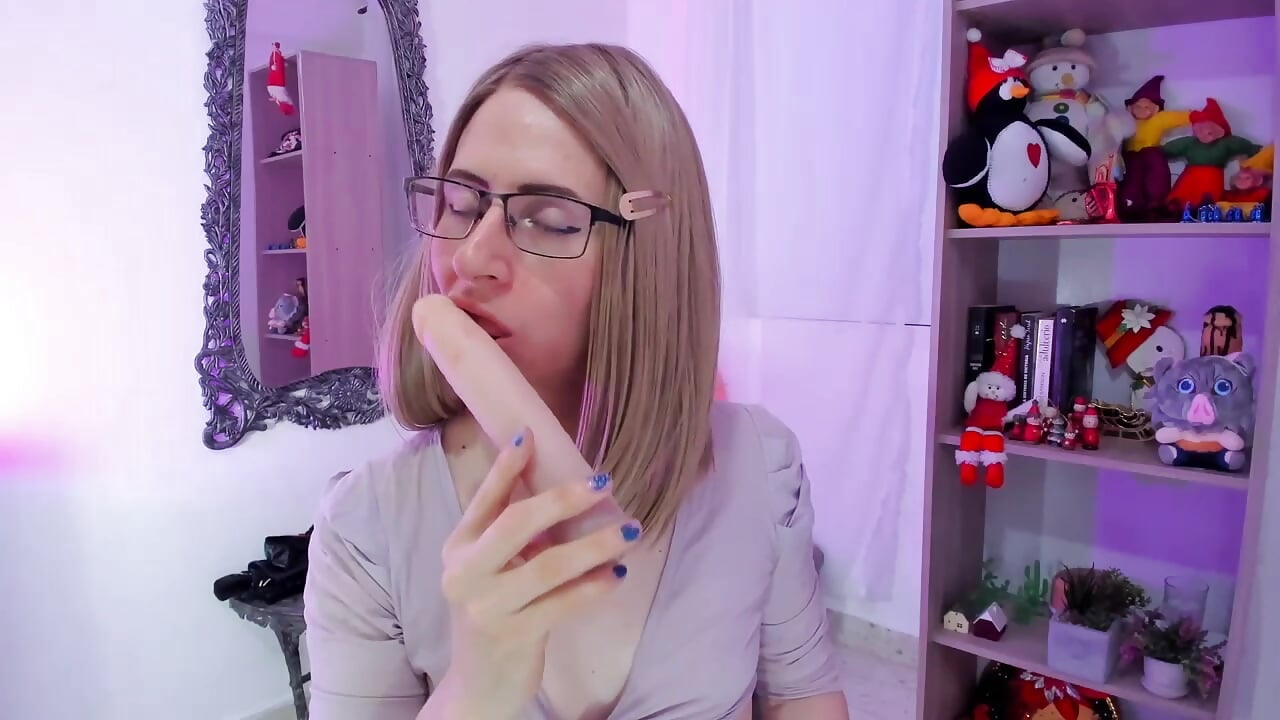 I love blowjob!! – video od webkamerové modelky KimberlyJohnsoon