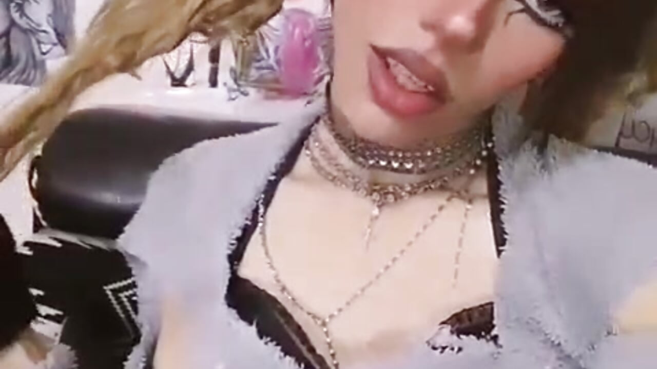 VID_20091213_141806_263 - video by Lucy-Vendetta cam model