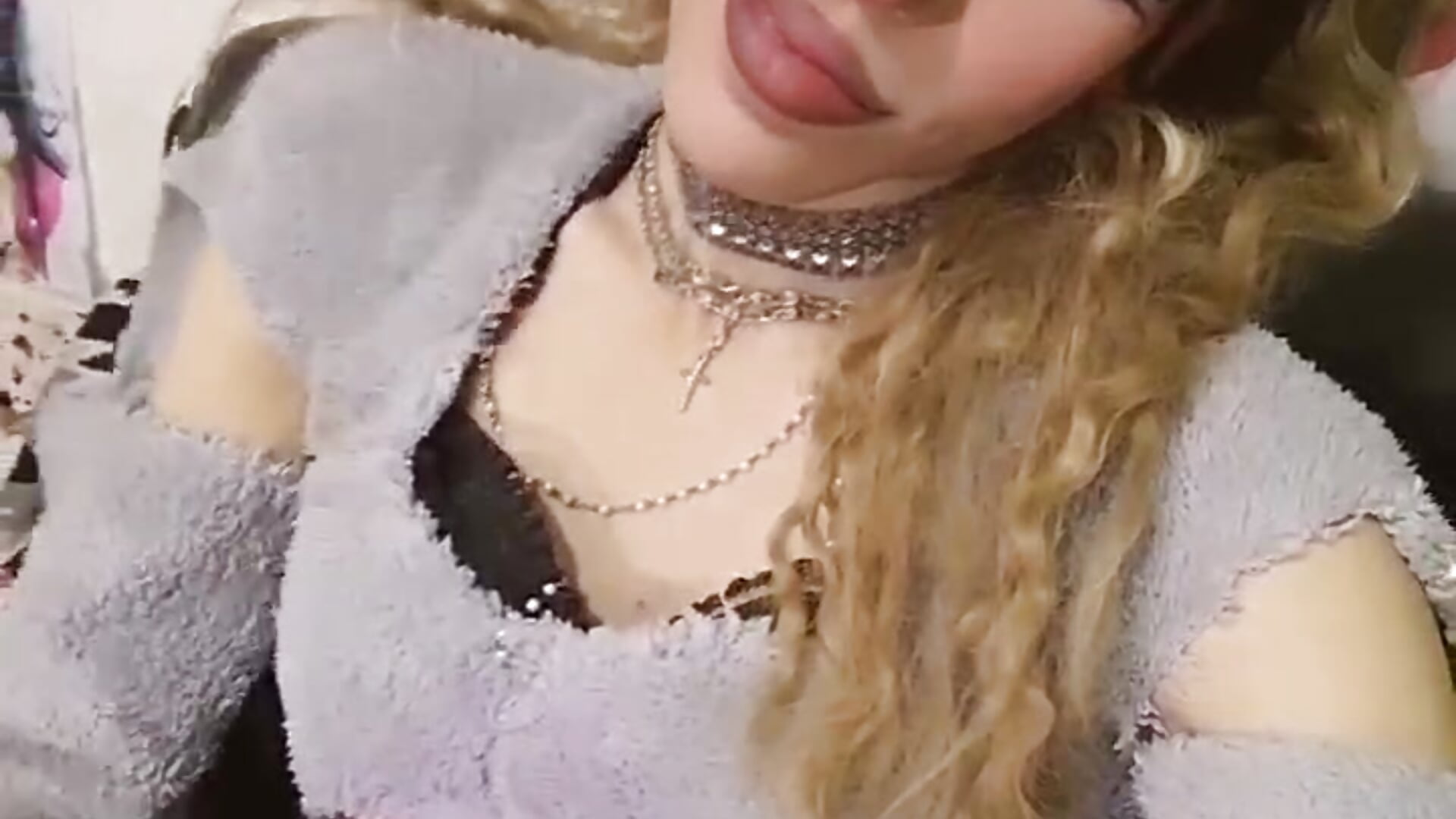 VID_24371230_215356_807 - video by Lucy-Vendetta cam model