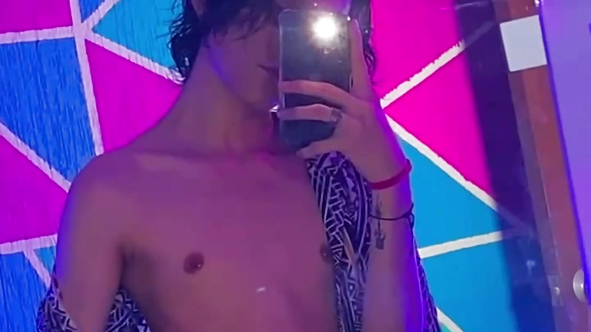 trim,433B01D8-7CB6-473C-9595-0C0A9CA358F9 - فيديو من LAICK_01 موديل الكام