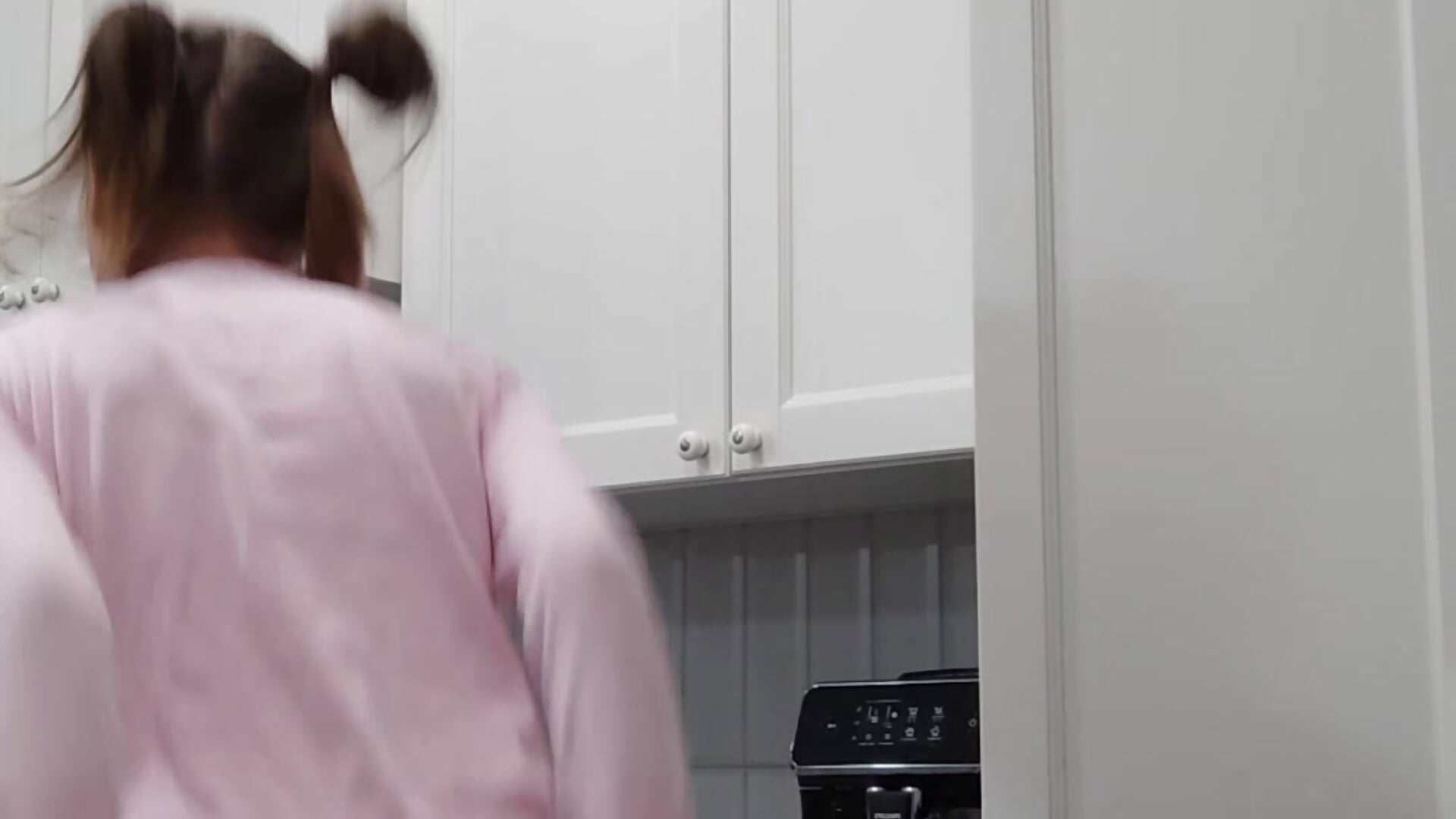 Happy girl - elikako adlı kamera modelinin videosu